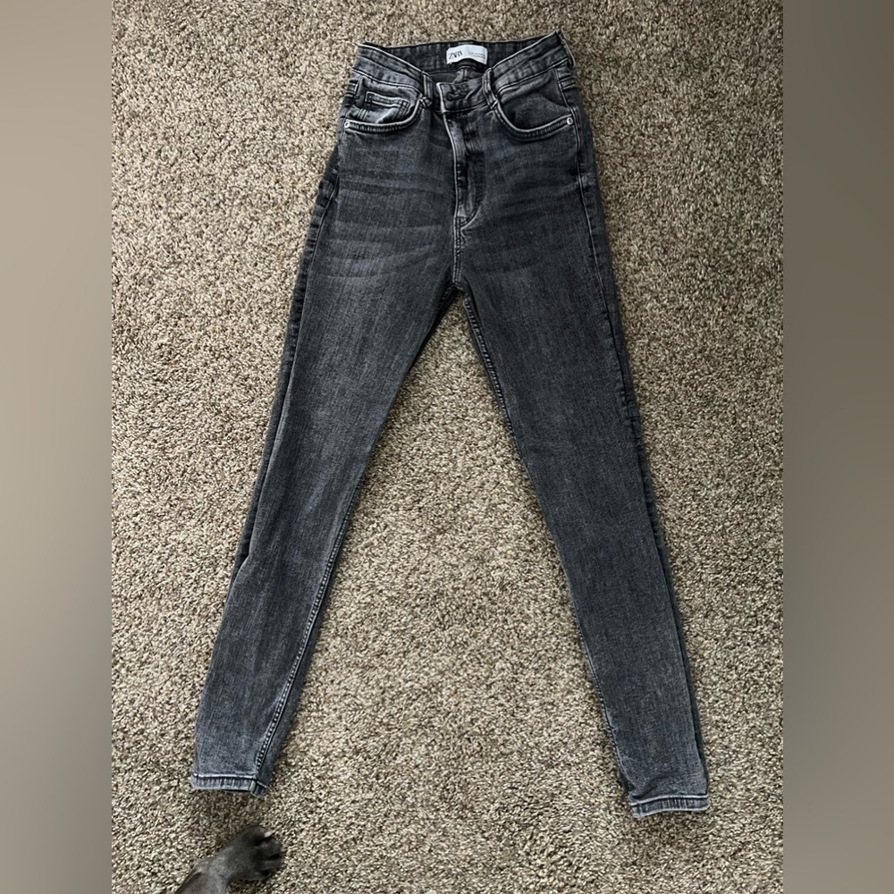 Women’s Zara high rise jeans gray Size 4
